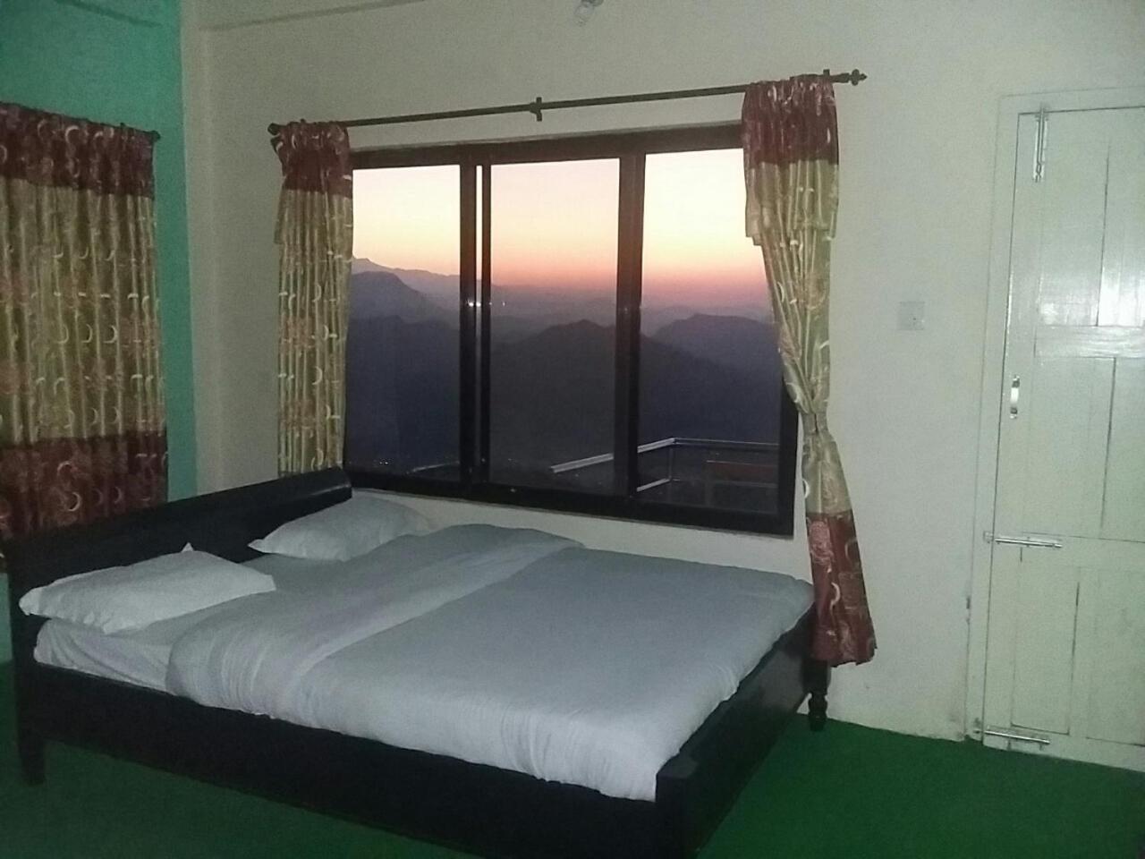 Himalayan Crown Lodge โพคารา ภายนอก รูปภาพ