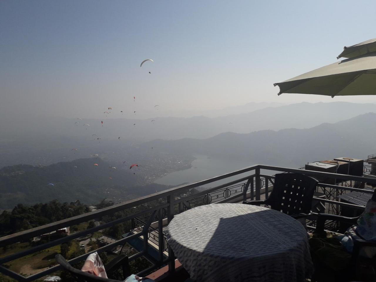 Himalayan Crown Lodge โพคารา ภายนอก รูปภาพ
