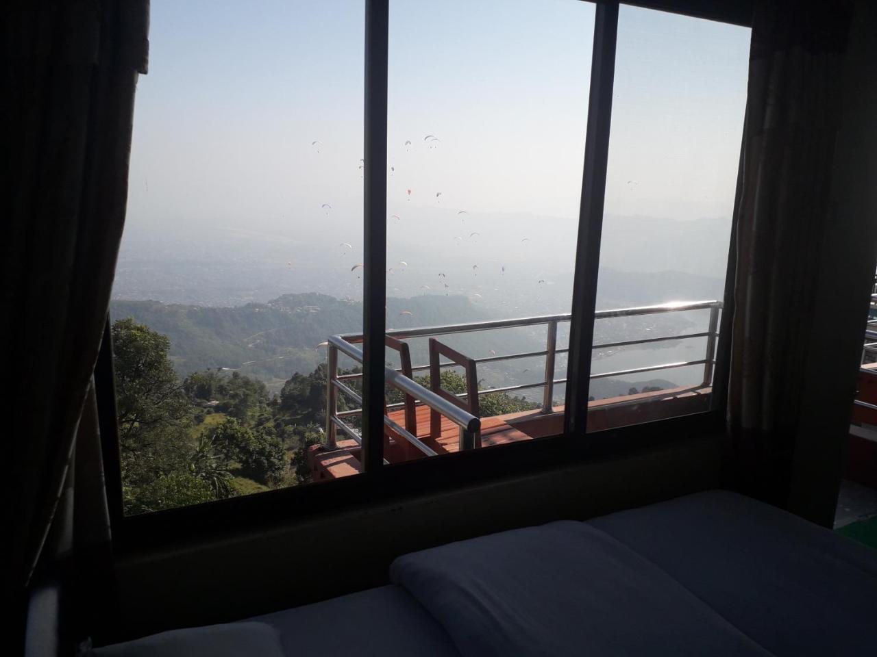 Himalayan Crown Lodge โพคารา ภายนอก รูปภาพ