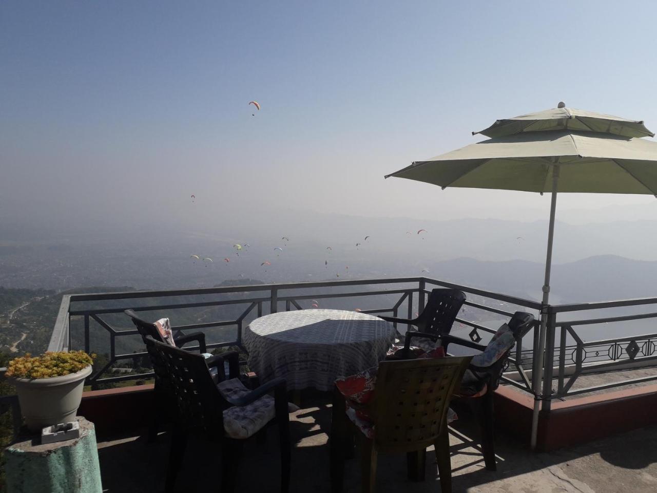 Himalayan Crown Lodge โพคารา ภายนอก รูปภาพ