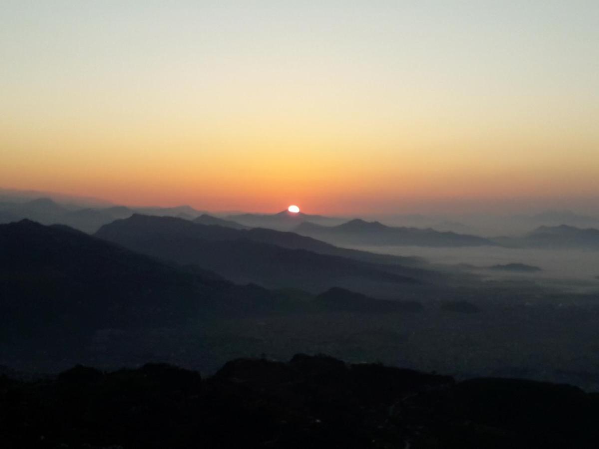 Himalayan Crown Lodge โพคารา ภายนอก รูปภาพ